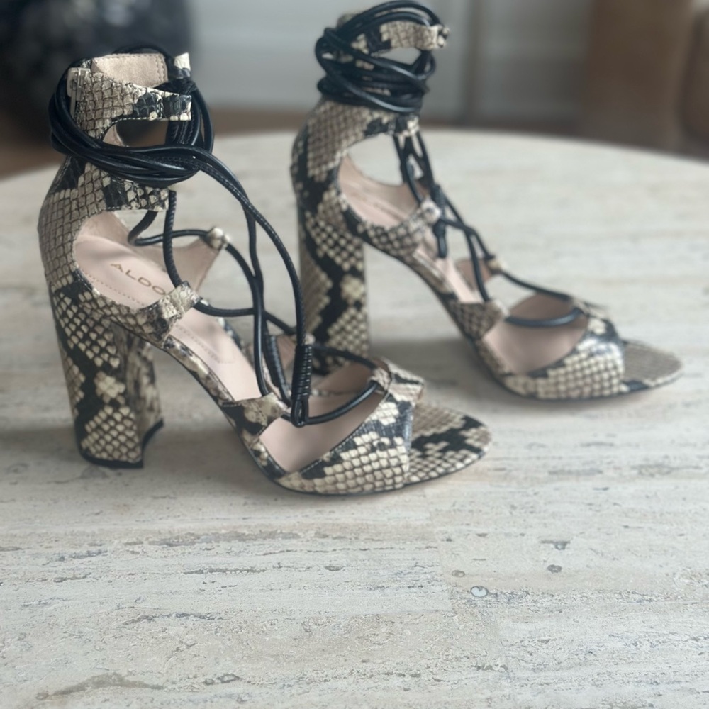 Aldo Leather snake print strappy lace up the leg heels sz 8.5